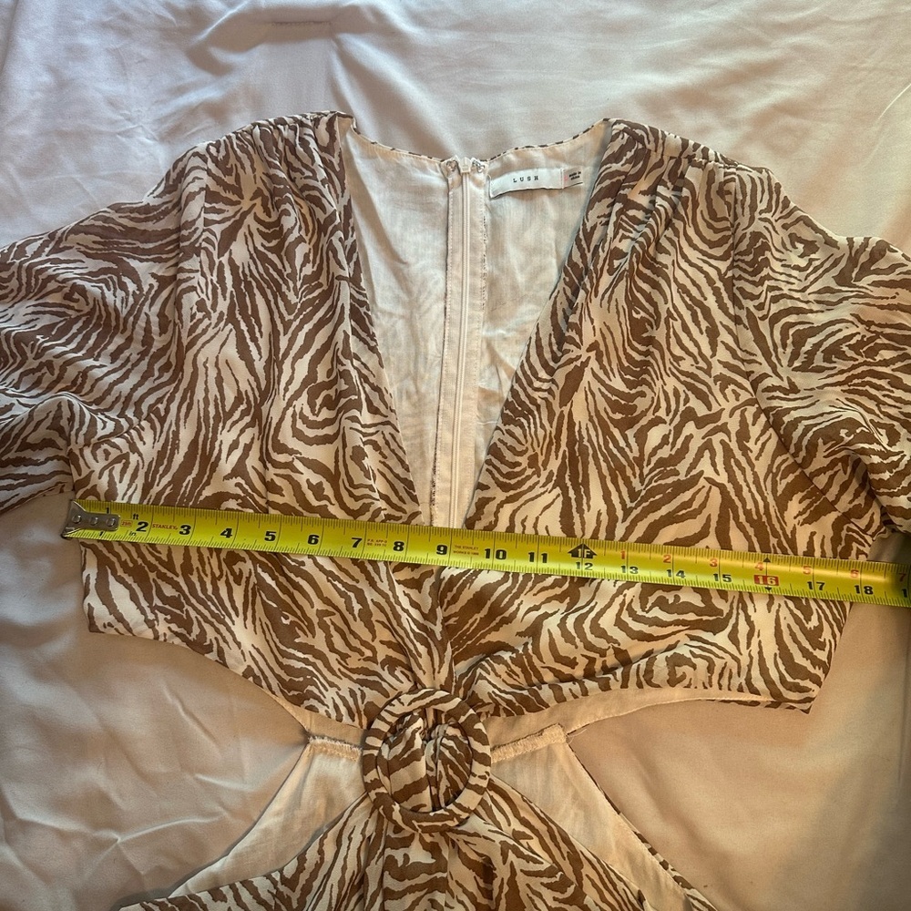Lush‎ Brown Zebra Print Cutout maxi Dress Size Large - Picture 5 of 9